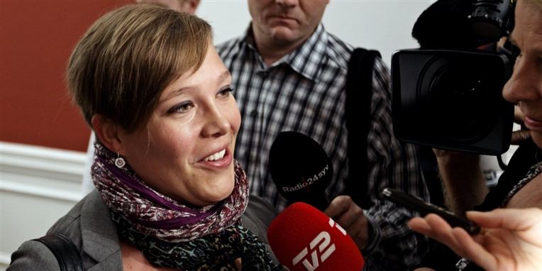 Sundhedsminister Astrid Krag har endnu ikke meddelt, om hun går efter formandsposten i SF.