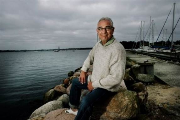 Bengt Burg hjælper med at skjule personer, der lever i frygt for vold og æresdrab.