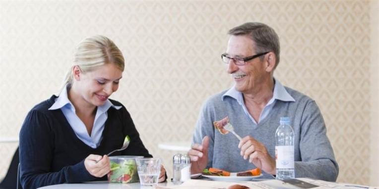 Rør ikke ved de offentligt ansatte betalte frokostpause, lyder det fra FTF.