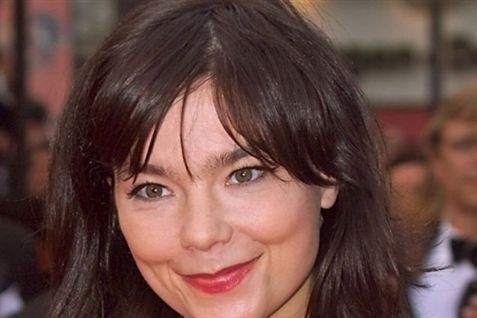 Björk genforenes med drømmeinstruktør.