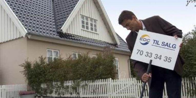Flere boliger til salg får sælger til at gå ned i pris