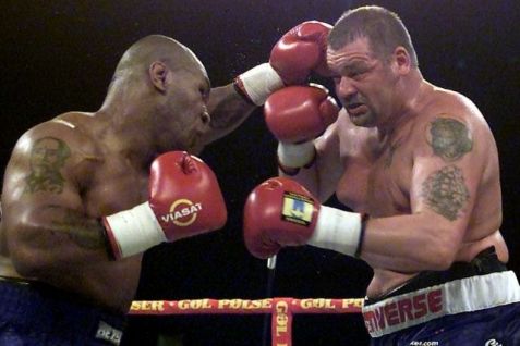 Brian Nielsen, her i kamp mod Mike Tyson, håber på et comeback mod Evander Holyfield