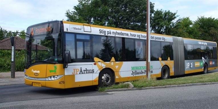 Rejsekortet skal gøre det lettere for passagerer at skrifte mellem tog og bus og mellem forskellige selskaber - uden at skulle have forskellige billetter og kort.