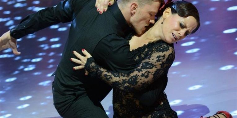 Her ses Camilla Bendix i en hed argentinsk tango-omfavnelse i sidste uges 'Vild med dans'. Siden er der kommet mere sul på dansemusen, skriver Ekstra Bladet.