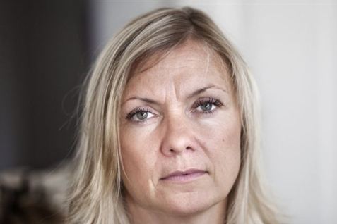 Hårfarve og civilstatus - det er i mange menneskers øjne Camilla Broes redning