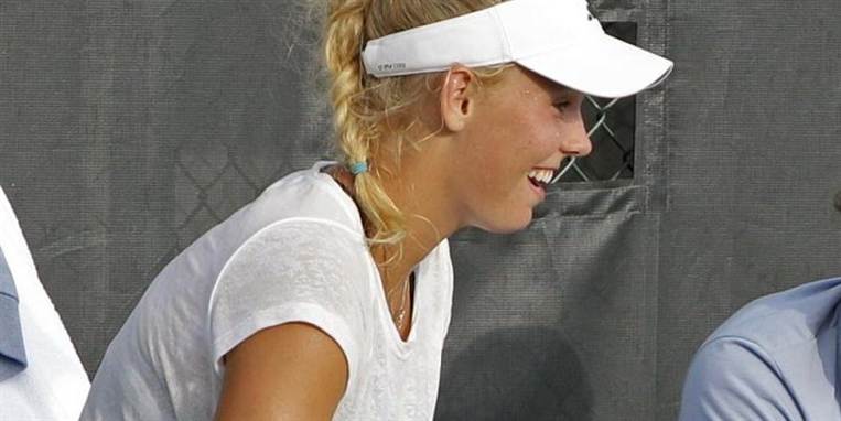 Det celebre kærestepar Wozniacki og McIlroy er gået sammen om at promovere styrken i kvindetennis.