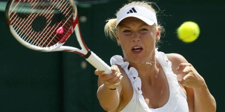 Caroline Wozniacki da hun tabte til Cibulkova under Wimbledon.