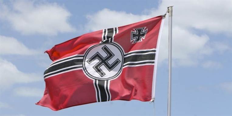Dansk Folkeparti kaldes for et nynazistisk parti i et internetleksikon, som to af regeringens ministre tidligere har skrevet for.