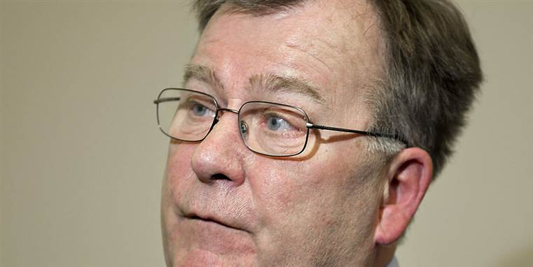 Han ser meget uskyldig ud, Claus Hjort Frederiksen. Det er han ikke!