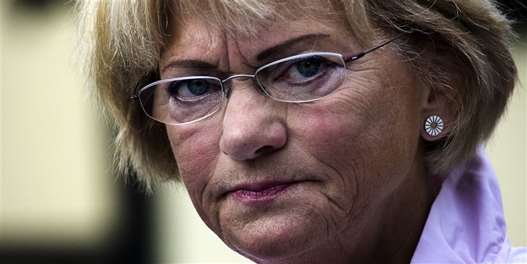 ”Det er fundamentalt, at udviklingen vendes. Utryghed og mistillid giver 
negative vibrationer i vores samfund. Vi skulle gerne være verdens 
lykkeligste folk i årene fremover,” siger Pia Kjærsgaard, værdiordfører i DF.