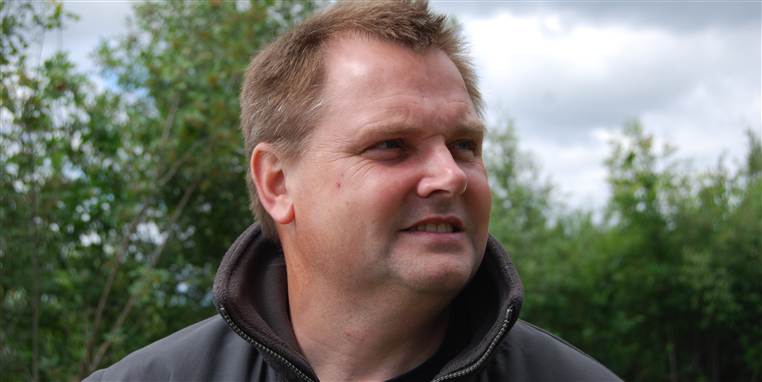 For Lars Pries kan det koste tusindvis af kroner at sige ja til et job. Derfor søger han ikke stillinger af kort varighed.