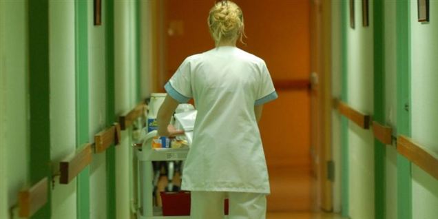Sygeplejersker bliver ofte udsat for vold og trusler om vold. Men to ud af fem sygeplejersker ved ikke, om deres arbejdsplads har en voldspolitik.