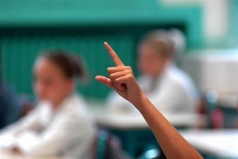 Fædrene skal inviteres med til forældremøde på Holbergskolen. Ellers vil der rulle hoveder.