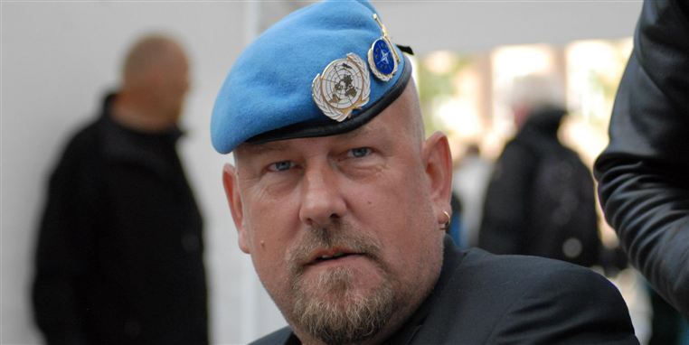 I dag demonstrerer Lars Esbensen og hundredevis af krigsveteraner for, at traumer skal kunne godkendes som arbejdsskade, selvom hjemvendte soldater har været til læge senere end seks måneder efter endt mission.&nbsp;