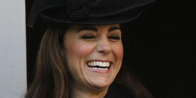 Den smilende kronprinsesse deltog i højtideligheden i London i weekenden.