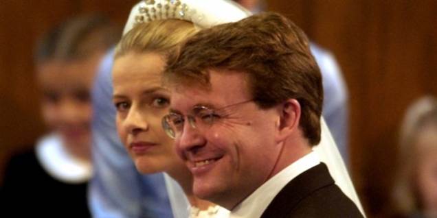 DEen hollandske prins er endnu ikke uden for livsfare. Han får MR-scannet hjernen senere i dag, hvor det måske kan fastslås, om han har pådraget sig en hjerneskade.