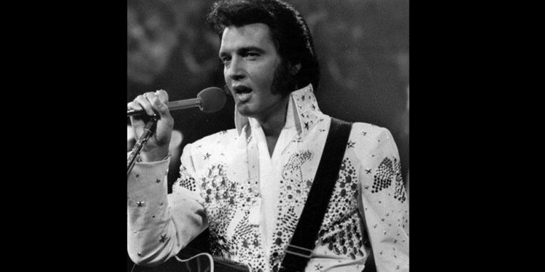 'The King of Rock 'n' Roll' fik det religiøse skrift til jul i sit hjem i Graceland i 1957.
