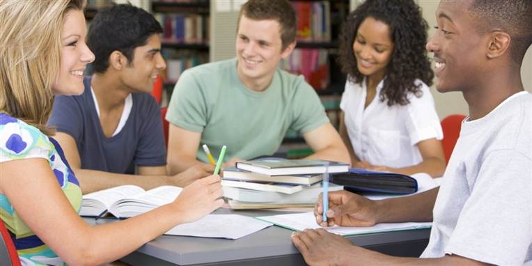 235 personer kan glæde sig over en studieplads, selvom de ikke opfyldte kravene.