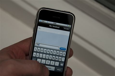Undgå overspringshandlinger som mobiltelefoni. Psykolog Majken Blom Søefeldt fra Psykiatrifonden deler ud af sine erfaringer.