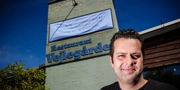- Jeg tømmer kun min post en gang om ugen, og da jeg gjorde det i sidste uge, lå der en skarp patron i postkassen, fortæller restauratøren.