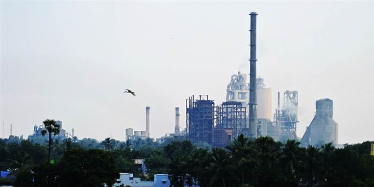 Planer om investeringer i infrastruktur i Indien er næsten ophørt. Her foto af India Cements, Sankar Nagar, Thalaiyuthu.