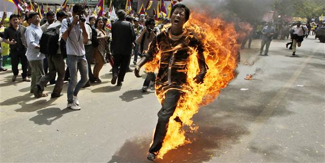 Jampa Yeshi satte ild på sig selv i protest imod kinesisk kontrol med Tibet.