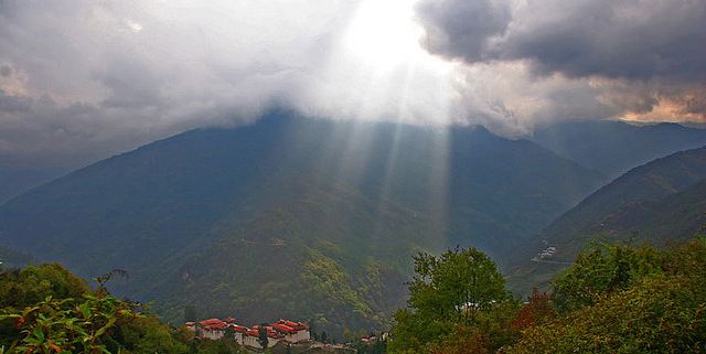 Lykken bliver større, hvis maden er kologisk, mener regeringen i Himalaya-landet Bhutan.