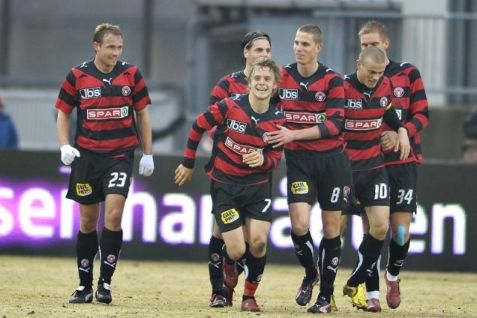 Ken Ilsø sørgede for at bringe FC Midtjylland på ret kurs. Ulvene vandt 2-0 over Silkeborg.