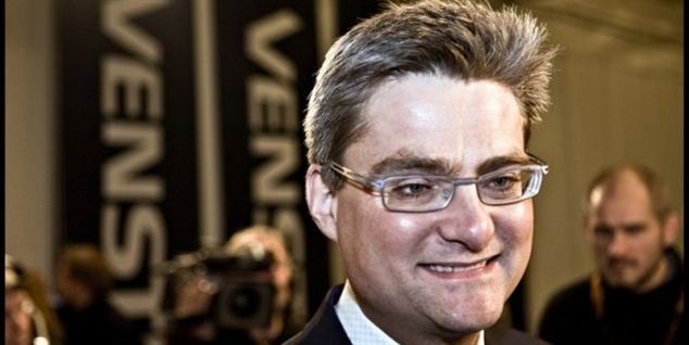 Søren Pind "afventer jo naturligvis lidt svaret fra Udlændingeservice," inden han vil besvare Avisen.dk's spørgsmål omkring usikkerhederne om forholdene for hans au pair.