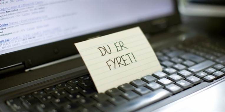 Bliver fyret over sms og mail.