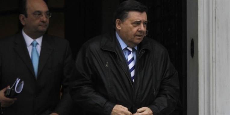 Vi har ikke tænkt os at stemme. Vi er blevet ydmyget. Jeg vil ikke tolerere det, sagde George Karatzaferis, leder for partiet Laos, tidligere fredag.