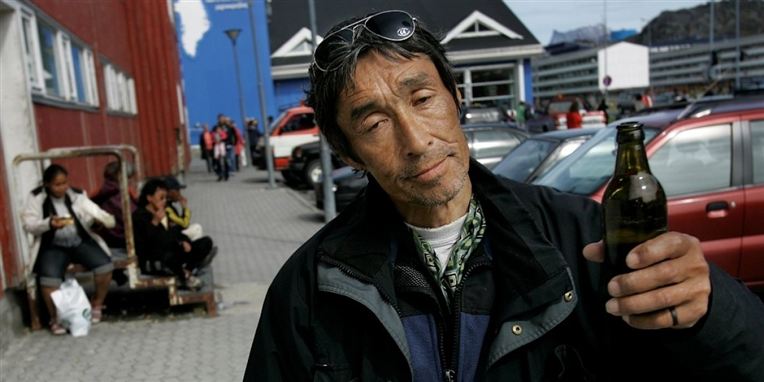 43 procent af danskerne tror, at mere end halvdelen af grønlænderne i Danmark får kontanthjælp eller arbejdsløshedsdagpenge. Det rigtige tal er cirka 16 procent.