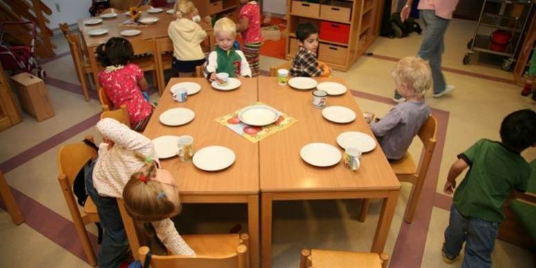 FORÆLDRENE: DET BEDSTE - "Det ser ud som om regeringen - på trods af den økonomiske krise - har vilje til at forbedre forholdene for de mindste.  Vi er selvfølgelig meget glade for, at der har været politisk lydhørhed og at netop minimumsnormeringerne er blevet en del af regeringsgrundlaget," siger Lars Klingenberg, formand for Forældrenes Landsforening.