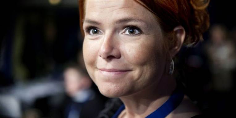 Beskæftigelsesministeren ser op til briterne, hvad angår optjening af pension.