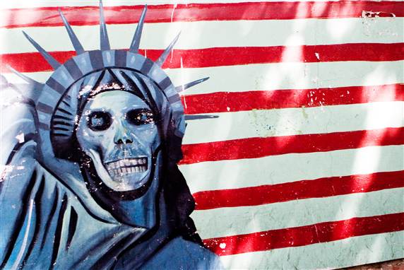 Vægmaleri på den tidligere amerikanske ambassade i Irans hovedstad Tehran.