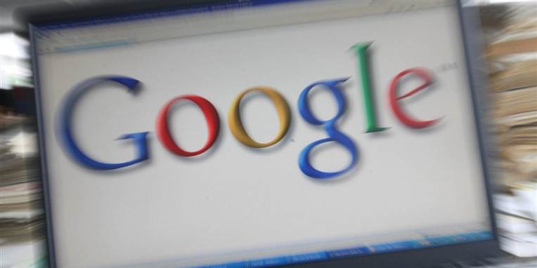 Komikeren Jan Monrad har fået en undskyldning fra Google.