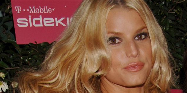 Jessica Simpson og hendes mand, Eric Johnson, blev forældre til datteren Maxwell Drew Johnson i maj sidste år.