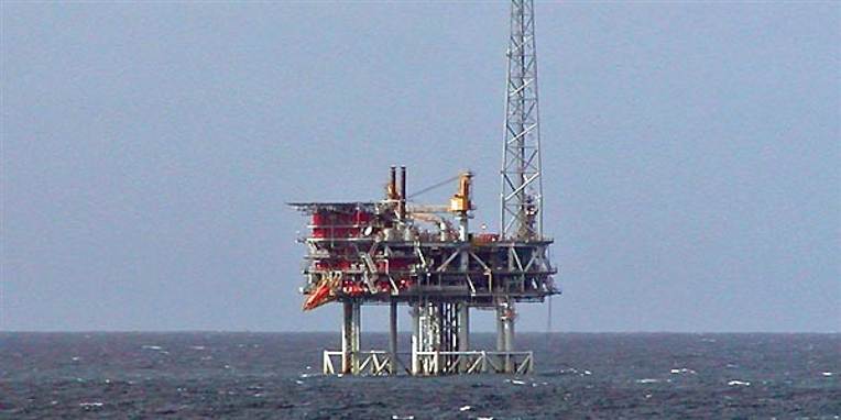 En aarhusiansk mand er sikret job i offshore-branchen, hvis han får de rette kurser. Det har jobcentret hidtil nægtet, men nu har de skiftet holdning.