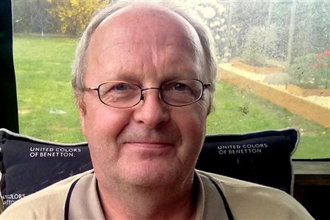 "Spild af tid," siger Jørgen Simonsen, der sammenlagt har brugt et halvt år bag en skærm for at lære at lave et godt CV og ansøgning.