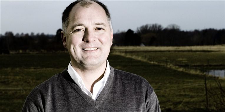 HK's forbundsformand Kim Simonsen er tilfreds med regeringens og arbejdsgivernes akutpakke II.