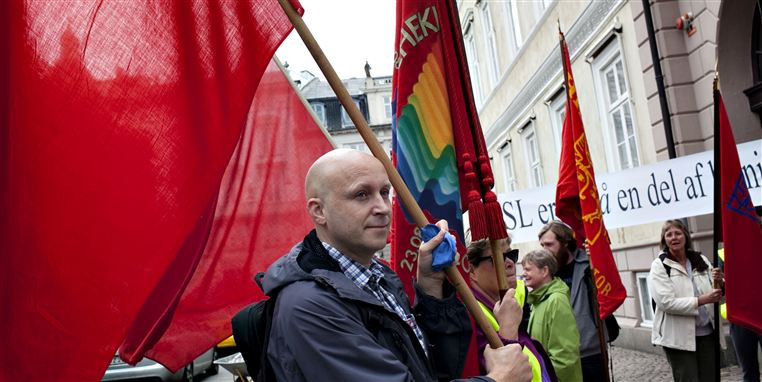 Den faglige kamp skal ud på arbejdspladserne, lyder det fra flere foreninger, der sparer på lønningerne i den politiske ledelse. Denne uge skar HK Handel en lønnet næstformandspost væk.