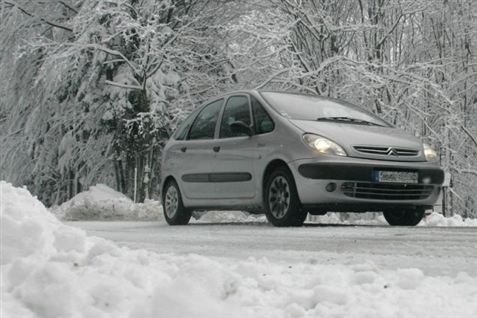 Hvis du tager bilen til middagen juleaften, så koster det dyrt i CO2-regnskabet.