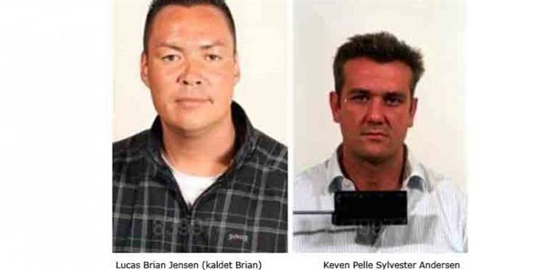 Lucas Brian Jensen (tv.) er nu blevet anholdt. Politiet jagter fortsat Keven Pelle Sylvester Andersen (th.).