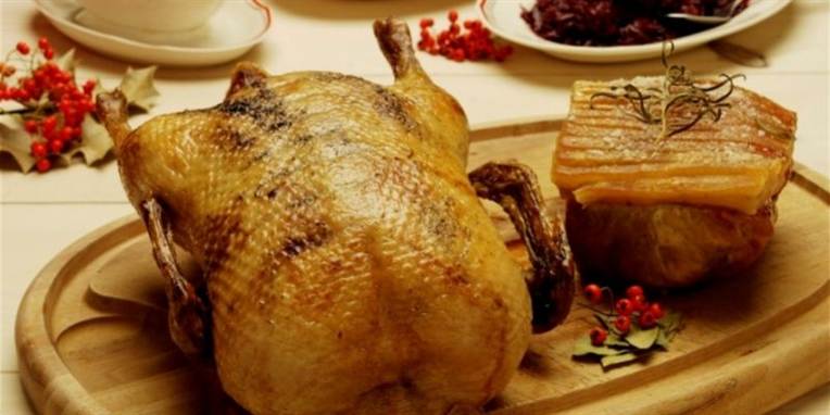 Julemaden og den traditionelle danske tallerken er skidt for vægten sammenlignet med en mere oprindelig nordisk kost.