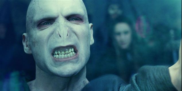 Kan du genkende ham her? Det er Voldemort, den onde fra Harry Potter, og han ville med sikkerhed bruge disse ord til at fedte sig til indflydelse - hvis ikke lige han havde haft magiske kræfter til at dræbe folk på et splitsekund...