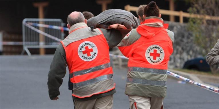 Røde Kors er visse steder i verden helt alene om hjælpearbejdet. Det gør organisationens arbejde mere risikabelt.