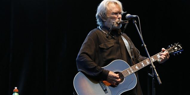 Denne mand, Kris Kristofferson, kommer på Roskilde.