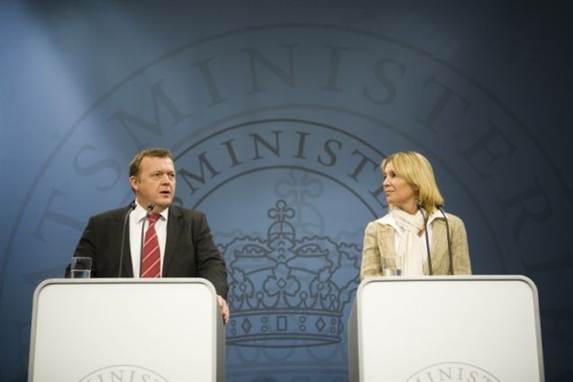 Regeringens genopretningsplan kan sende danskerne i armene på de billigere fagforeninger.