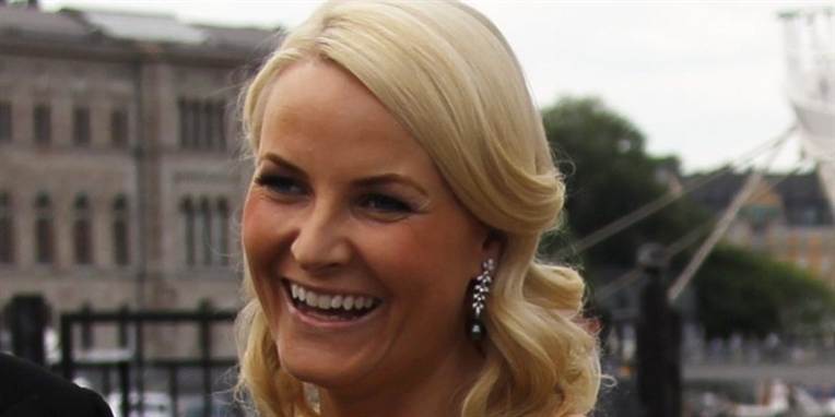 Mette-Marit blev gift med Kronprins Haakon af Norge den 25. august 2001.
