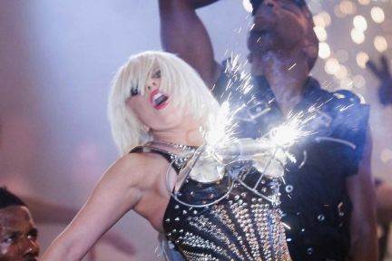 Lady Gaga satte fut i showet i Toronto.
 Foto: AP/The Canadian Press, Nathan Denette / POLFOTO